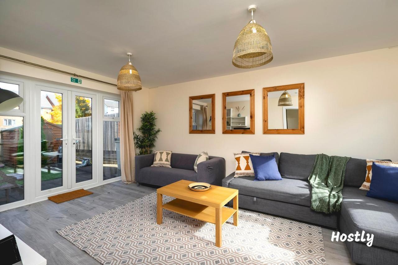 Puffin Way - Comfortable, Spacious House With Parking Reading Exteriör bild