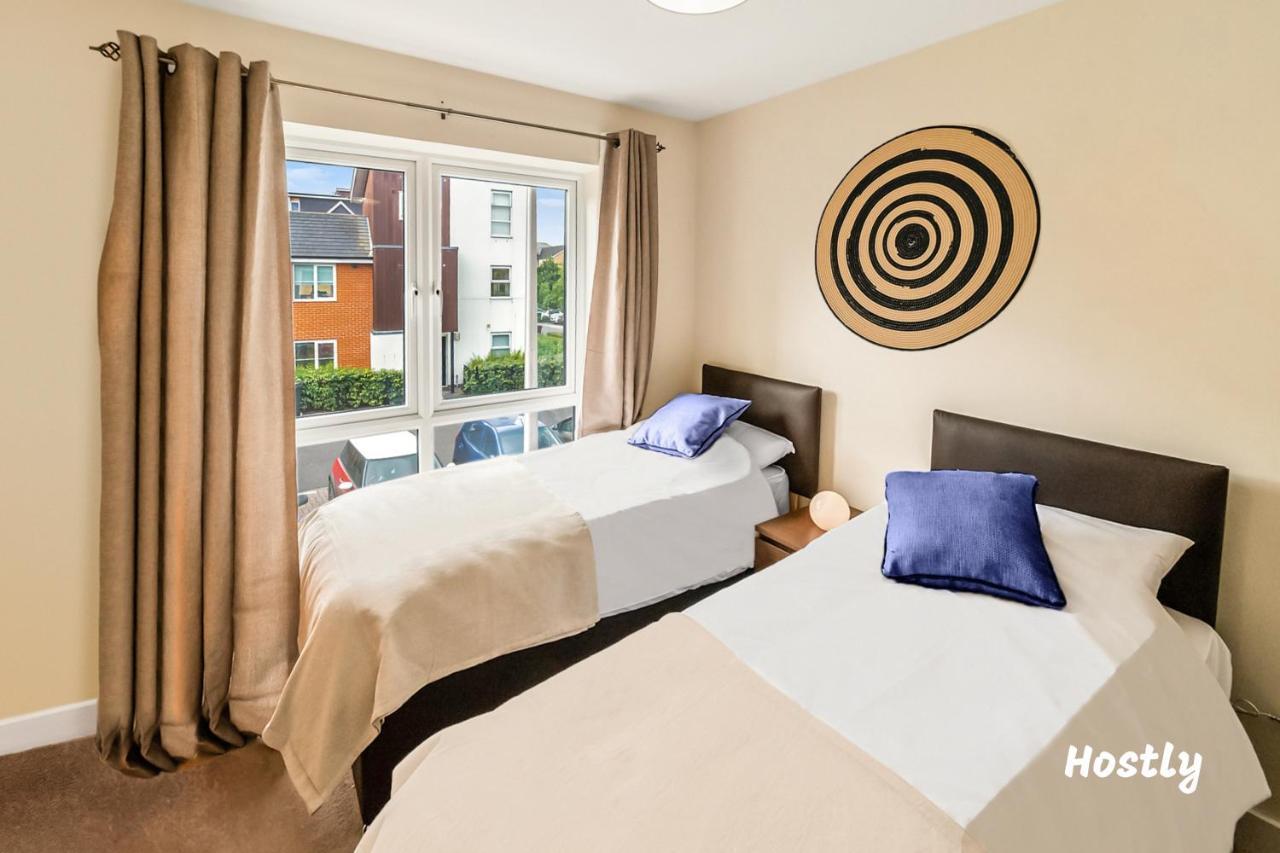 Puffin Way - Comfortable, Spacious House With Parking Reading Exteriör bild